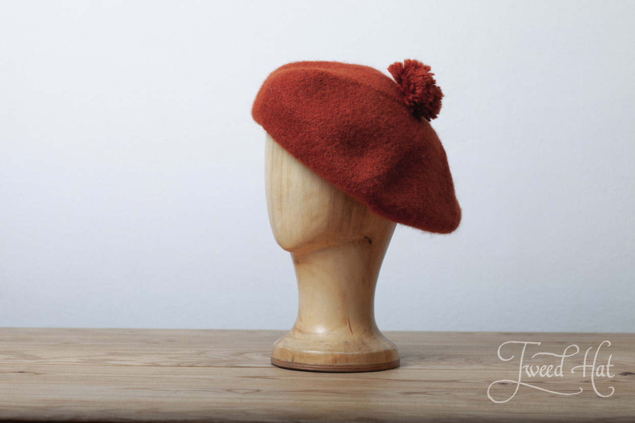 red tam hat